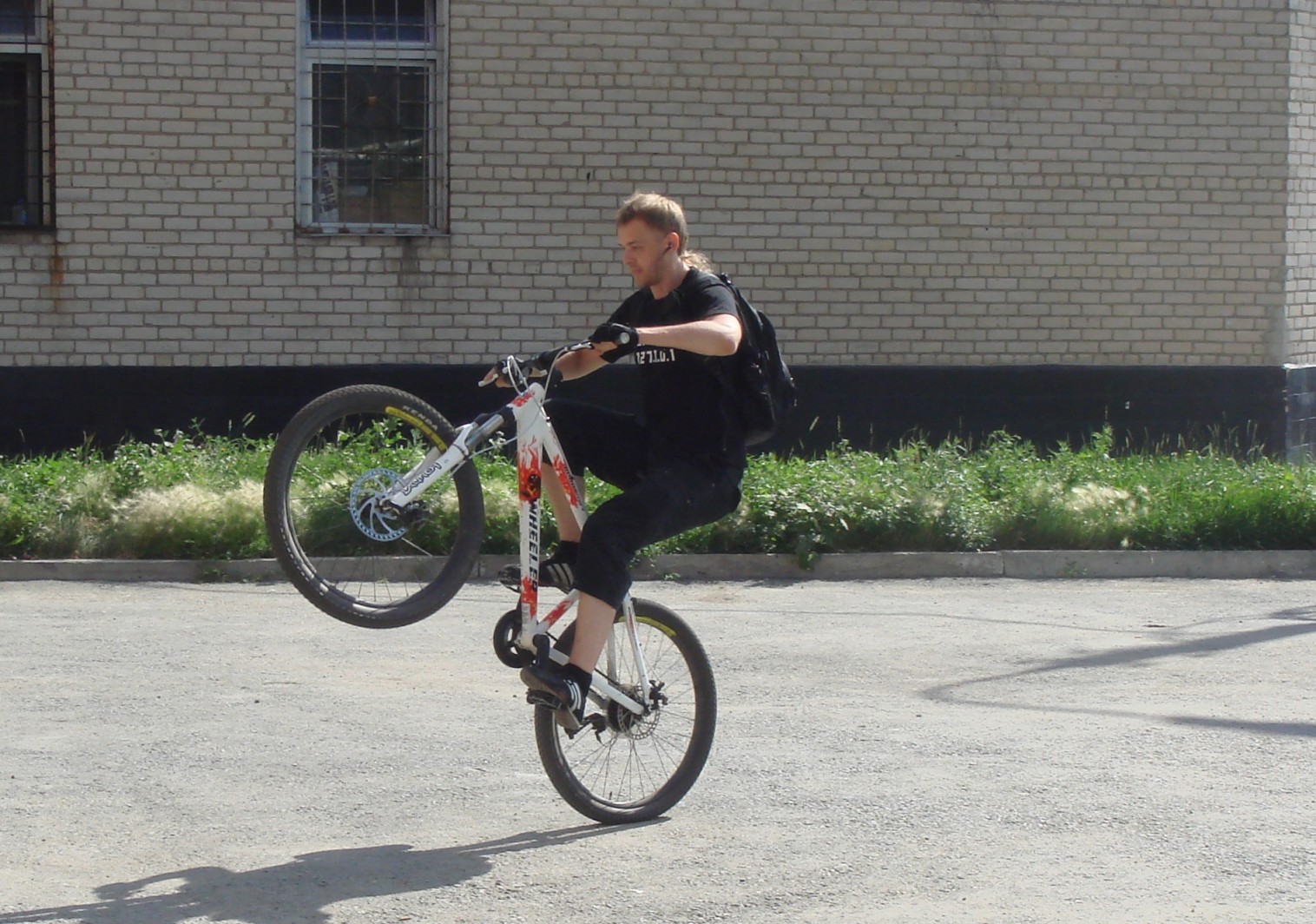 Попытка сделать Wheelie
